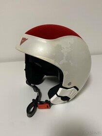 Lyžařská helma značky Dainese - 2