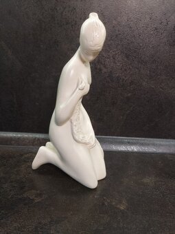 Akt žena keramická soška (25 cm, Ludmila Vojířová) - 2