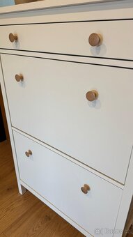 IKEA HEMNES botník se 2 přihrádkami – bílý, výborný stav - 2
