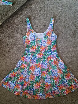 Dámské šaty H&M, vel. 38 - REZERVACE - 2
