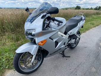 Honda VFR 800 Fi rok výroby 2001 - 2