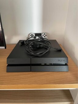 Playstation 4 - 2