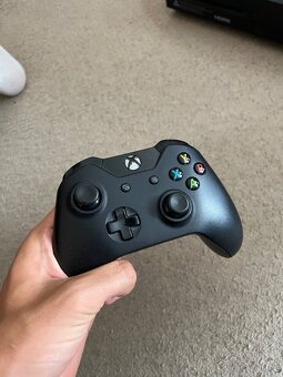 Xbox One černý 2022 - 2