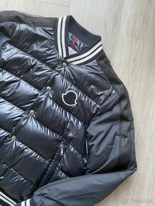 Moncler péřová bunda - 2