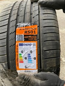 Nové pneu 305/40 R20 - 2