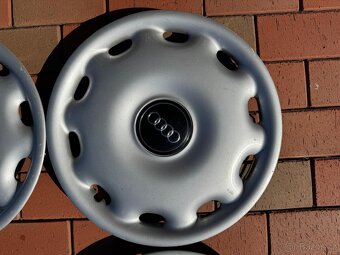 Originál poklice Audi "16" - 2