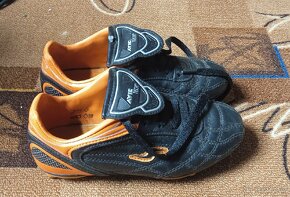 Kopačky Avic tech - 2