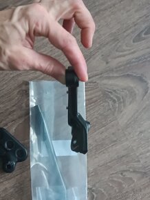 Držiak stupaciek + výstuha pre Surron Light Bee X - 2