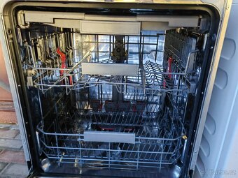 Vestavná myčka Whirlpool - 2
