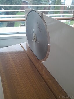 Krajec na chleba - salam - 2