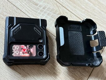 SAMSUNG GALAXY Z FLIP 4 - 2