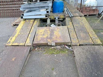 Zvedak hydraulicky - 2