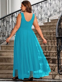 Společenské šaty s perličkami vel. 48/50 - 2