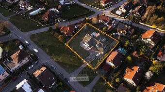 Prodej rodinného domu, 405 m2 (1735 m2) - České Budějovice - 2