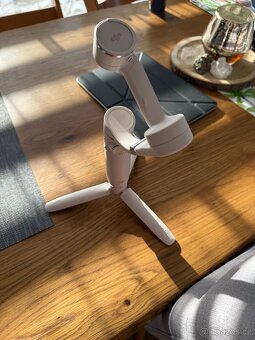 Prodám stabilizátor DJI OM 5 – kompaktní a výkonný gimbal - 2