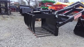 ČELNÍ NAKLADAČ NA ZETOR S LOPATOU A VIDLEMI. - 2