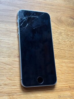 2× iPhone SE 2016 – funkční, ale potřebují opravu - 2