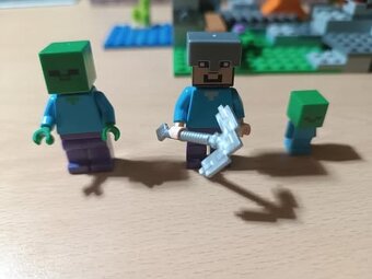 Lego Minecraft 21141 - 2