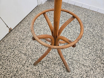 VĚŠÁK - THONET - 2