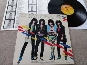 KISS „Asylum „ /Casablanca 1985/+orig. vnut ob/texty , sk - 2