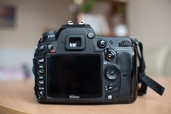 Nikon D7000 - 2