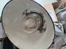 Tovarni lampy - 2