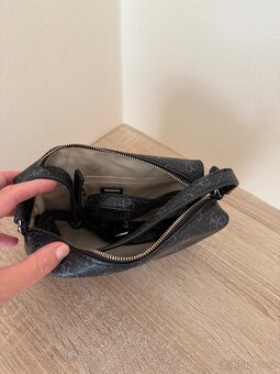 Prodam crossbody kabelku GUESS - 2