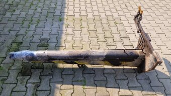 Hydraulicky hak na destu - 2