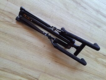 Stojan na akustickou kytaru, zn Fender - 2