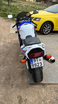 Suzuki GSXR 750 - 2