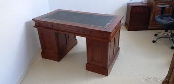 Psací stůl dřevěný - antik styl, délka 134,5 cm - 2