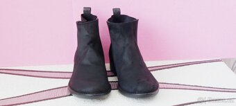 ČERNÉ KOTNÍKOVÉ BOTY-PŘECHODOVÉ-C&A-vel. 37 - 2