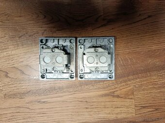 KOVOVÉ ZÁSUVKY  230 V, do panelu - 2