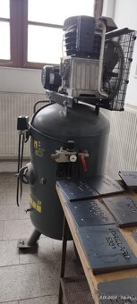 Pístový kompresor Schneider UniMaster ST - 2