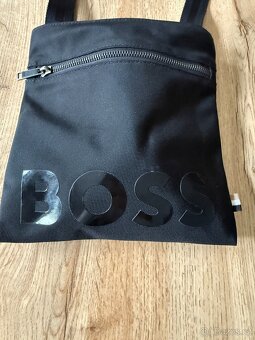 Prodám tašku pšes rameno Hugo Boss - TOP stav - 2