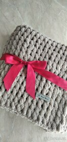 Deka PUUFY 66x97 cm - 2