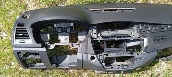 Renault Laguna 3 palubní deska a další díly - 2