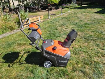 Sněhová fréza Husqvarna ST 121E - 2