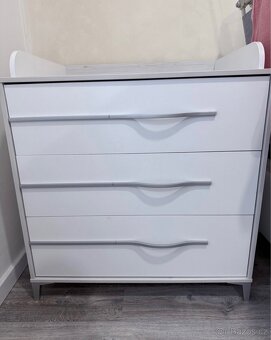 Komoda + postýlka + matrace - 2