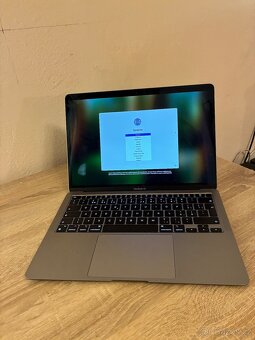 Macbook Air M1 2020 256gb vesmírně šedý - 2