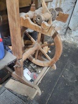 Prodám starožitný kolovratek - 2