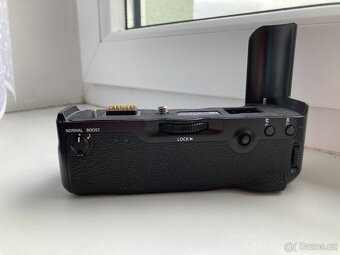 VPB-X-T2 Bateriový grip pro Fuji X-T2 - 2