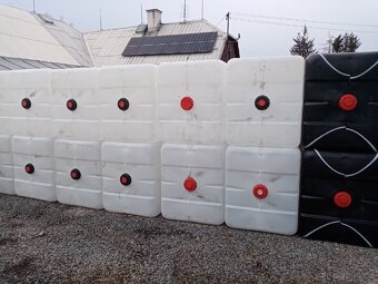 IBC nádrže kontejnery na 1000 litrů bez klece - 2