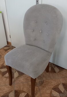 dřevěná jídelní židle z masivního dřeva Oval - 2