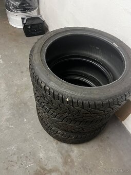 Pneu Kormoran 215/45/R17 - 2