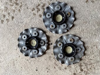 Středové krytky MOMO - 2