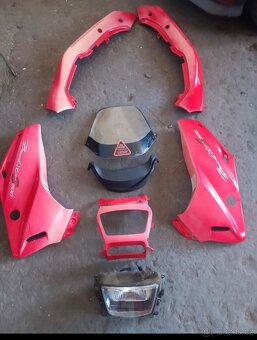 Suzuki Bandit plasty + světlo - 2