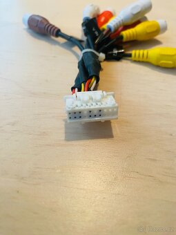 20 PIN konektor pro 2DIN autorádia, 8 RCA - 2