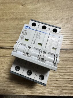 Svodic prepeti, jistice, stykace - 2