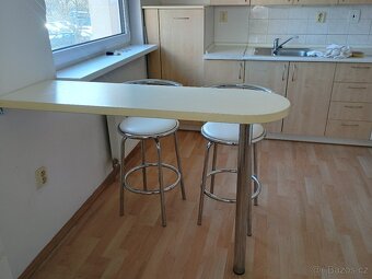 Barový stůl + 2 židle - 2